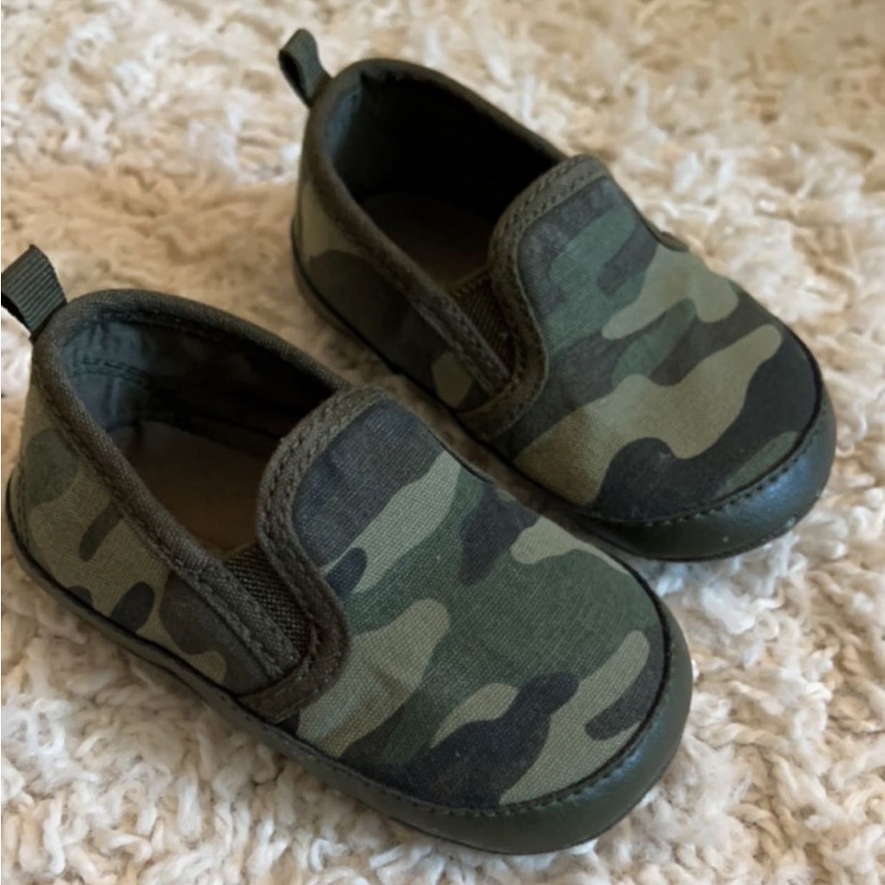 Old navy 12-18m shoe